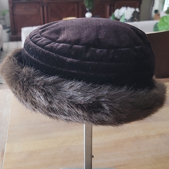 Betmar New York Velvet Faux Fur Hat - Picture 6 of 9